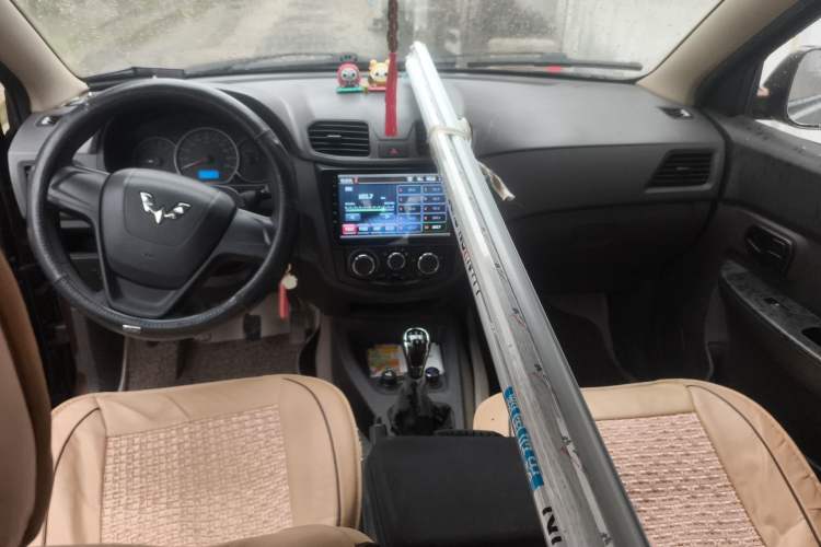 Used Wuling Hongguang 2016 1.5L Restyled S Comfort Version Center Console