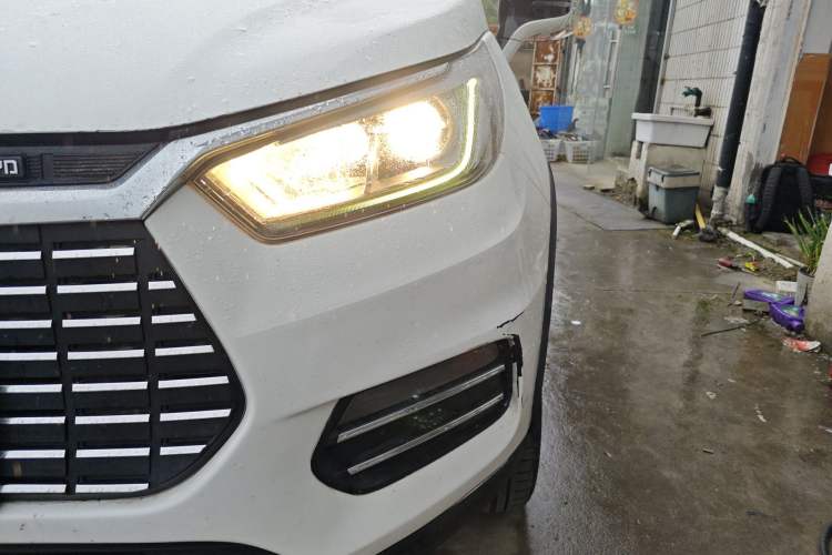 Used BYD Yuan New Energy 2018 EV360 Smart Connect Cool Edition Left Front Headlight