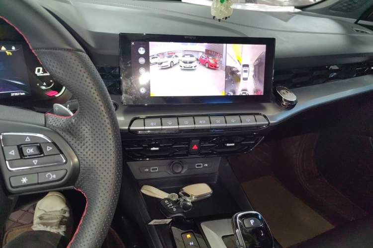 Used MG 5 2022 300TGI DCT Chao Yue Luxury Edition