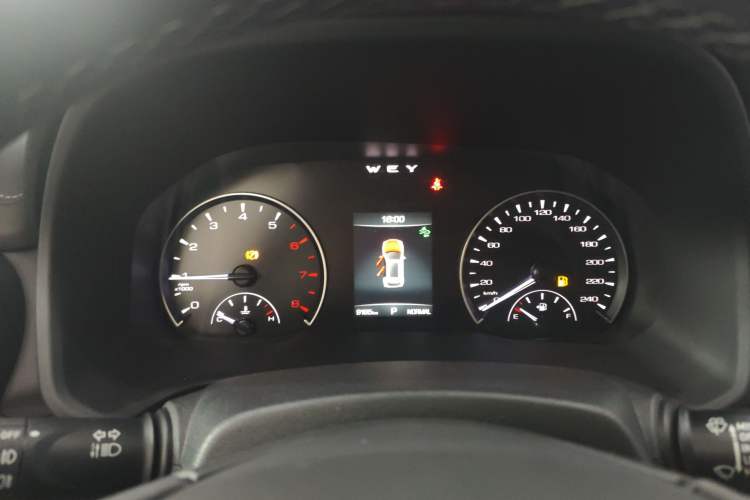 Used Wey VV5 2021 1.5T Two-Wheel Drive Color Pioneer

