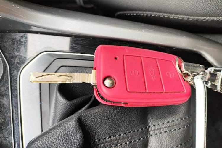 Used Volkswagen T-ROC 2020 230TSI DSG Two-Wheel Drive Advanced Version Vehicle Key