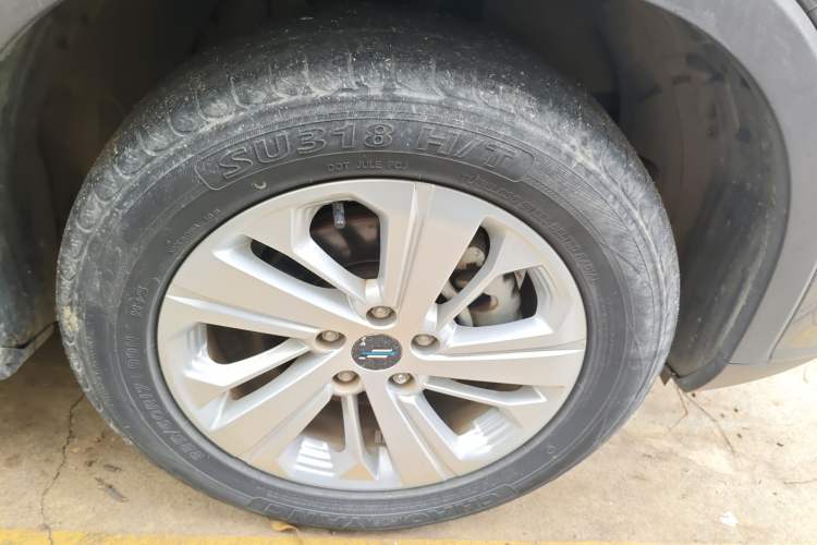 Used CHANGAN OSHAN X7 2020 1.5T Automatic Elite Edition Right Front Wheel Hub
