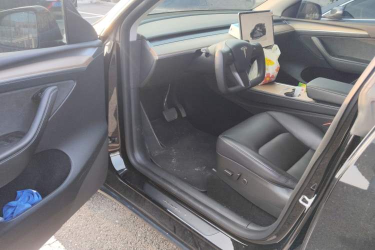 Used Tesla Model Y 2022 Rear-Wheel-Drive Version
