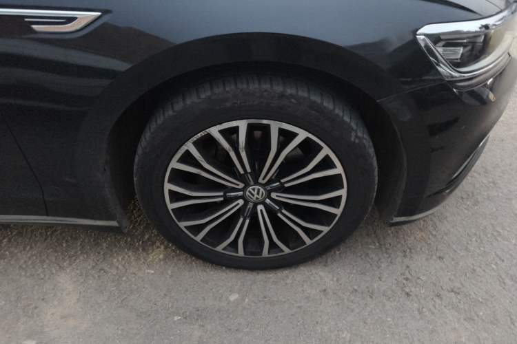 Used Volkswagen Phideon 2019 380TSI Two-Wheel Drive Business Edition China VI Standard
