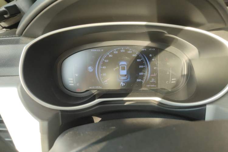 Used Geely Auto Emgrand X7 Sport 2018 1.8TD Automatic Two-Wheel Drive ZhiZun Model with 4G Connectivity
