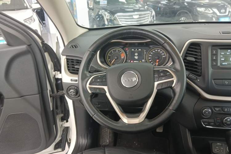 Used Jeep Cherokee 2016 2.4L Leading Edition