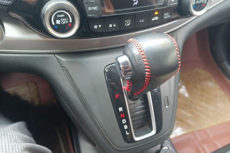 Used Honda CR-V 2015 2.4L two-wheel drive luxury version Gear Lever