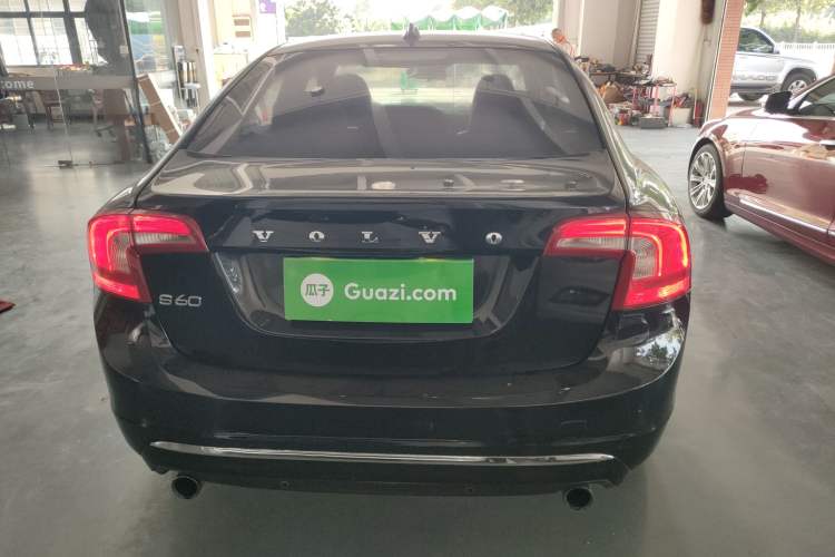 Used Volvo S60 2014 S60L 2.0T Zhiyuan Edition
