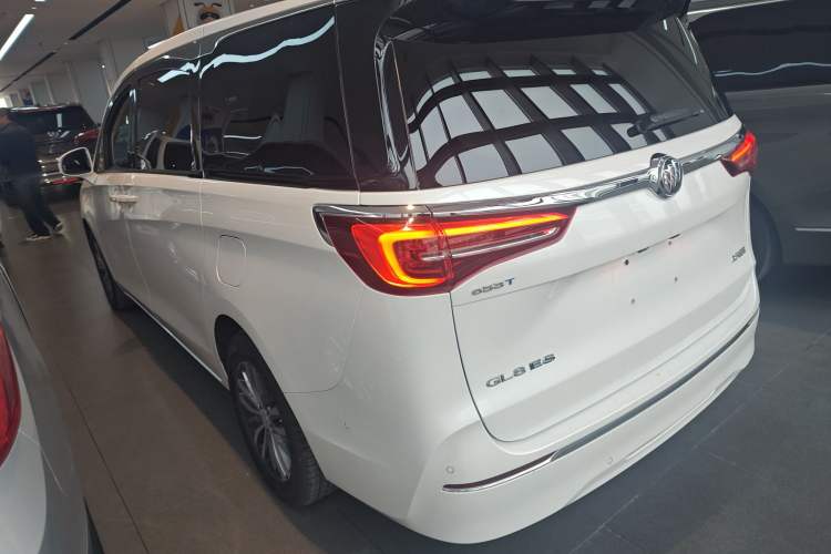 Used Buick GL8 2022 ES Landtrek 653T Luxury Edition
