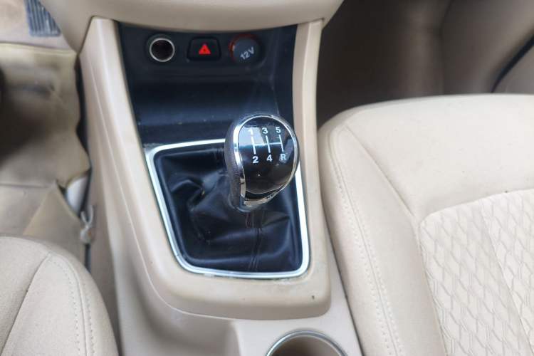 Used Baojun 730 2014 1.5L manual standard trim 7 seats