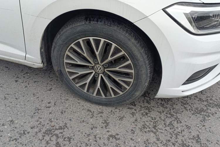 Used Volkswagen Sagitar 2021 280TSI DSG Excellence Edition Right Front Wheel Hub