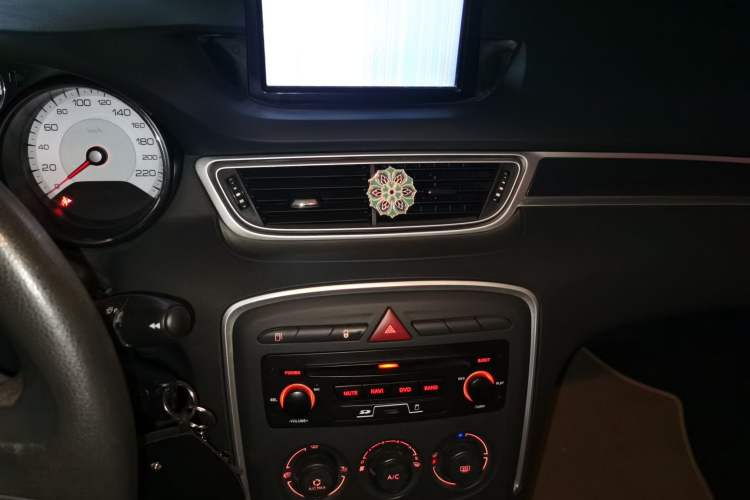 Used Peugeot 308 2013 1.6L Automatic YouShang Model Audio And AC Panel