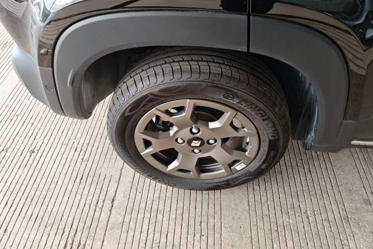 Used Baojun Spark EUV 2025 Smart Luxury Edition 5 Seats Right Rear Wheel Hub