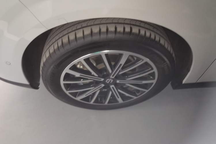 Used Leapmotor B10 2025 510 Joyful Edition Left Front Wheel Hub