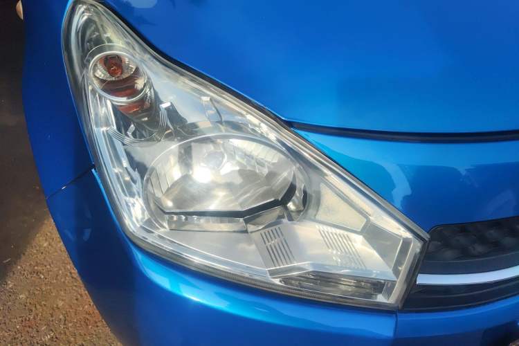 Used Suzuki Alto 2013 1.0L Automatic Luxury Model Right Front Headlight