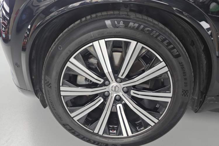 Used Volvo XC90 New Energy 2022 E-Drive Hybrid T8 Luxury Flagship 7-Seater Left Front Wheel Hub