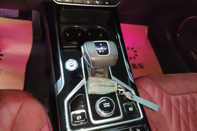 Used Hongqi HS5 2022 Facelifted Version 2.0T Smart Connect Flagship All-Wheel-Drive Edition
