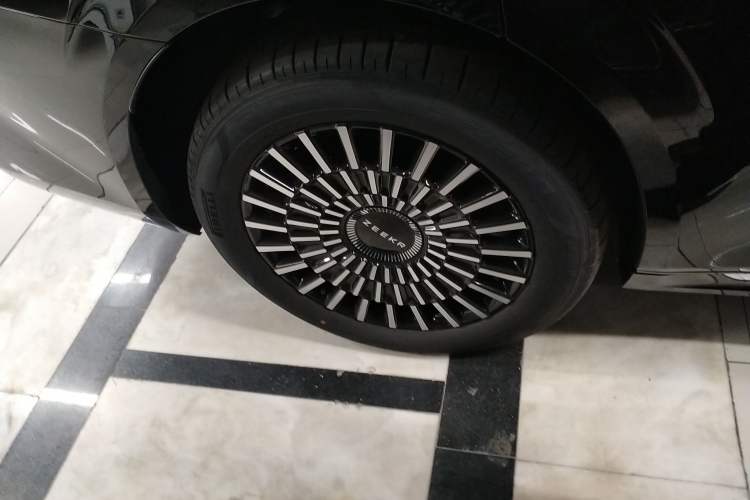 Used Zeekr 009 2024 7-Seater Aisle Version 108 kWh