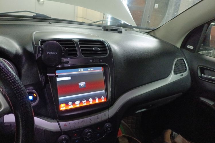 Used Dodge Journey 2013 2.4L Two-Wheel Drive Luxury Version Audio And AC Panel