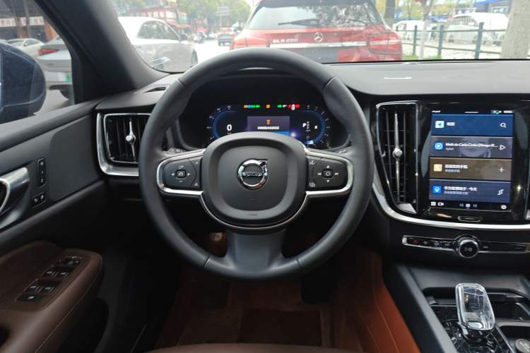 Used Volvo S60 2023 B4 Zhiyi Luxury Edition
