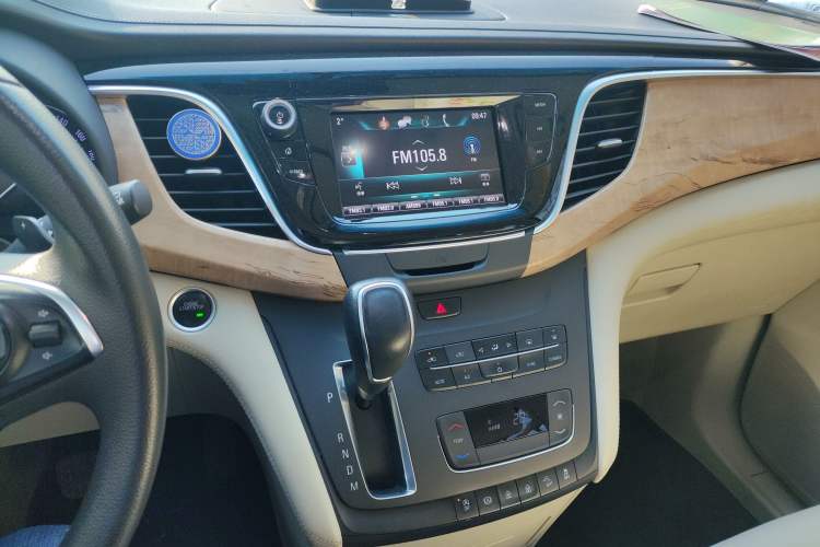 Used Buick GL8 2017 ES 28T Comfort Model China V Standard