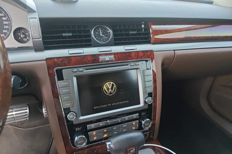 Used Volkswagen Phaeton 2011 3.6L V6 5-Seater Extended Comfort Version
