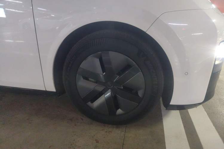 Used Li Auto MEGA 2024 Ultra Model
