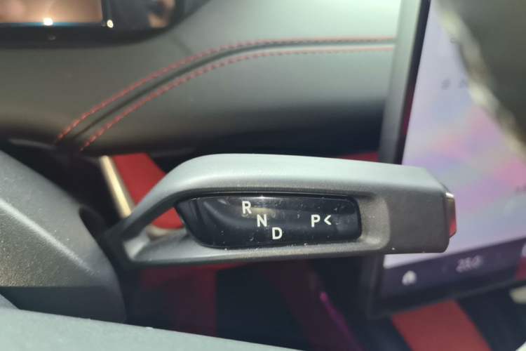 Used Xiaomi Auto SU7 2024 Four-Wheel Drive Ultra-Long Range Advanced Intelligent Driving Max Edition