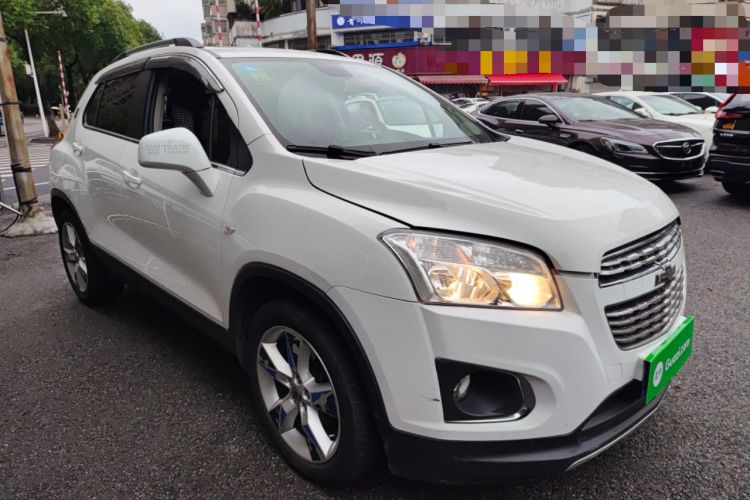 Used Chevrolet Trax 2014 1.4T Automatic Two-Wheel Drive Luxury Model Front Right 45 Deg