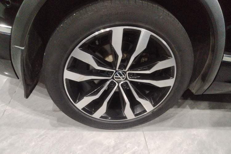 Used Volkswagen Tiguan L 2021 330TSI Automatic Two-Wheel Drive R-Line Enhanced Edition