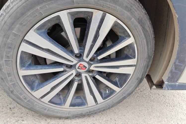 Used Roewe RX5 New Energy 2017 eRX5 50T Hybrid Connected Prestige Flagship Edition Right Front Wheel Hub