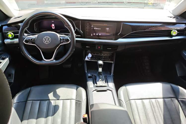 Used Volkswagen Passat 2023 330TSI Starry Elite Edition Center Console