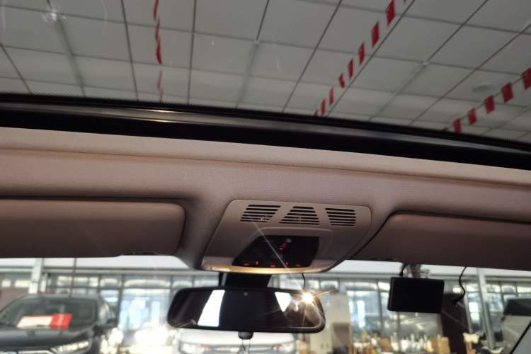 Used BMW 3 Series 2016 320Li Ambition Model
