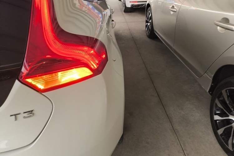 Used Volvo V40 2019 T3 Zhiyi Edition
