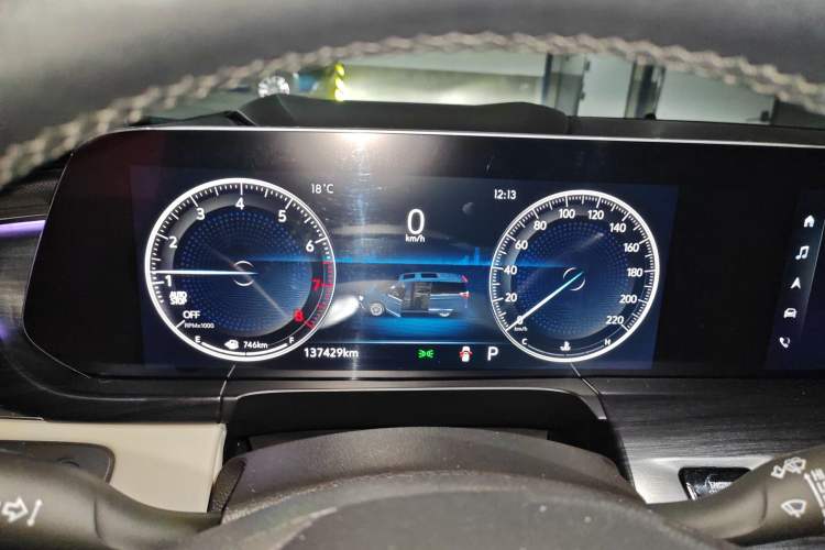 Used Buick GL8 2022 ES Landtrek 653T Luxury Edition
