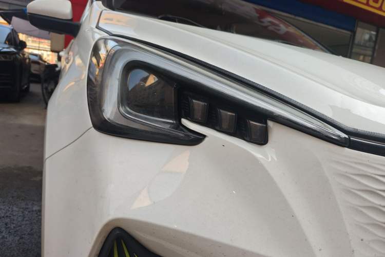 Used CHANGAN OSHAN Benni E-Star 2022 Qingxin Edition Colorful Model Lithium-NMC Right Front Headlight