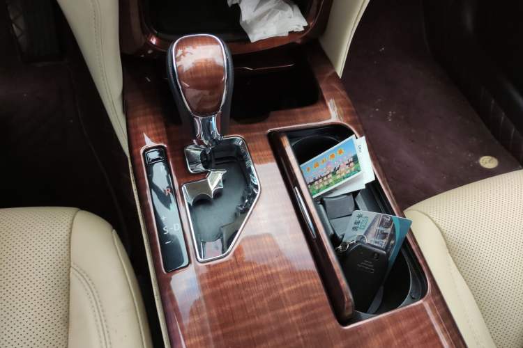 Used Toyota Crown 2015 2.0T Fashion Edition
