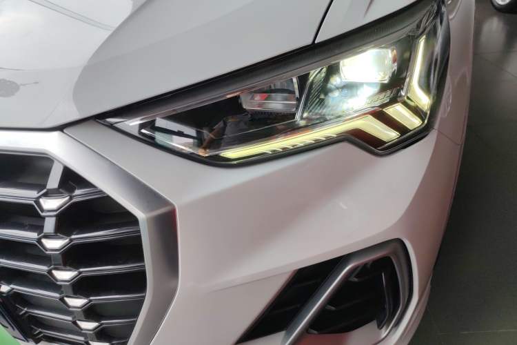 Used Audi Q3 2019 35 TFSI Advanced Dynamic Edition Left Front Headlight