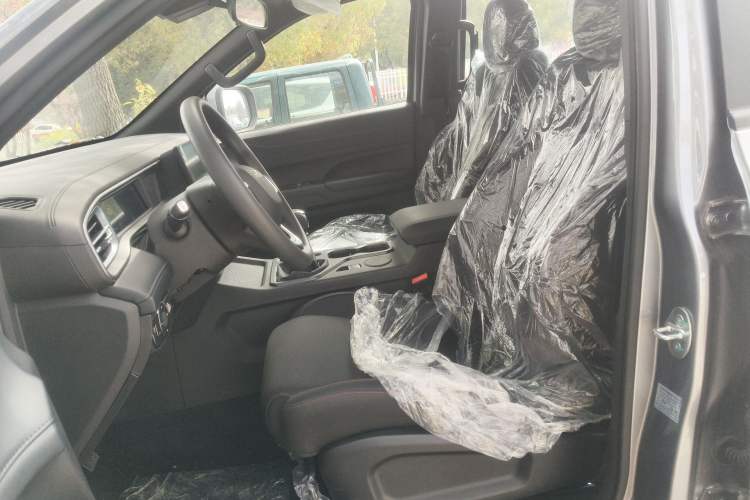 Used RELY Venucia R08 2025 Model 2.3T 6MT 2WD Diesel Long Box Exclusive Edition Left Front Seat