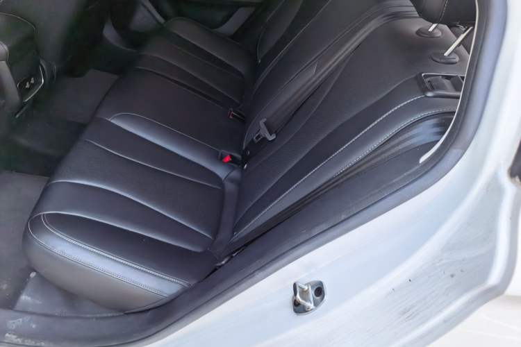 Used Roewe i5 2019 1.5L Manual 4G Connectable Langhao Edition Left Rear Seat