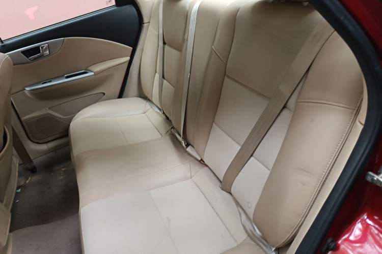 Used Buick Excelle 2013 1.5L Manual Classic Model
