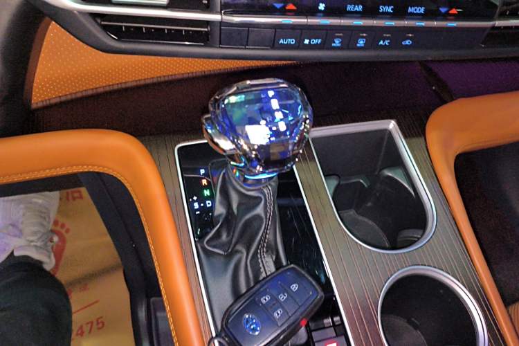 Used Toyota SIENNA 2021 2.5L Hybrid Comfort Edition Gear Lever