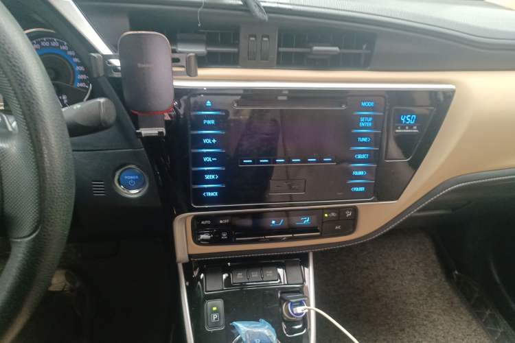 Used Toyota Levin 2017 Revised Dual-Engine 1.8H GS E-CVT Elite Sunroof Version China VI Standard Audio And AC Panel