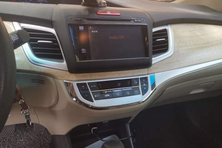 Used Honda Jade 2013 1.8L automatic Comfort version 5 seats
