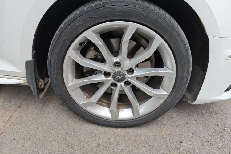 Used Audi A4L 2019 40 TFSI Fashion Edition China VI Emission Standard