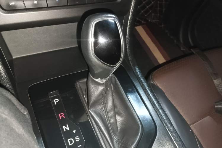 Used Dongfeng Fengon S560 2021 Revised 1.5T CVT Elite Version Gear Lever