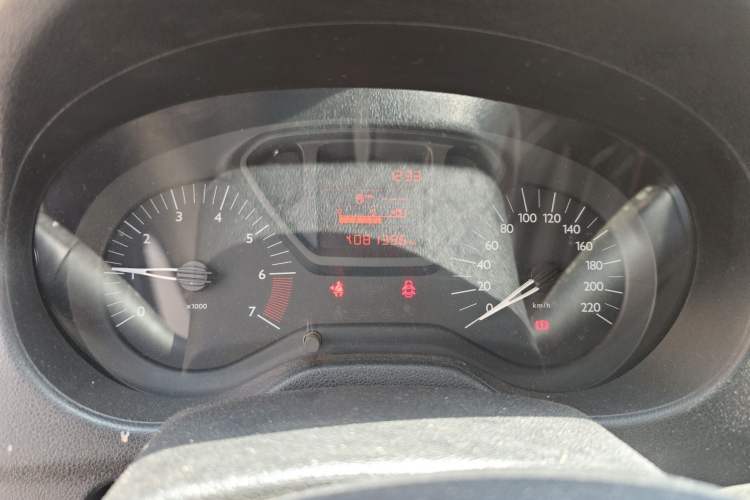 Used Citroen Elysee 2015 Zhishang Edition 1.6L Manual Fashion Model