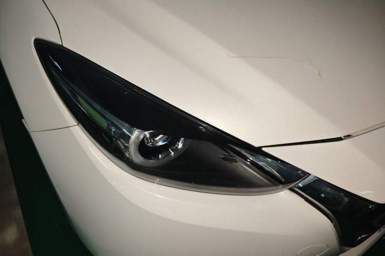 Used Mazda 3 Axela 2017 Sedan 1.5L Automatic Luxury Model Emission Standard China V
