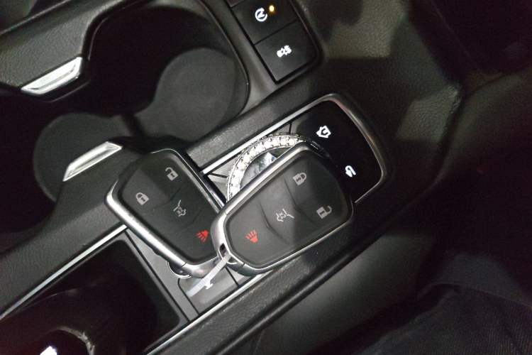 Used Cadillac XT4 2018 28T Two-Wheel-Drive Luxury Model
