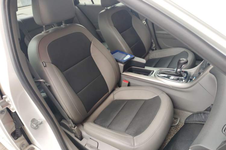 Used Chevrolet Malibu 2014 2.0L Automatic Luxury Edition Right Front Seat